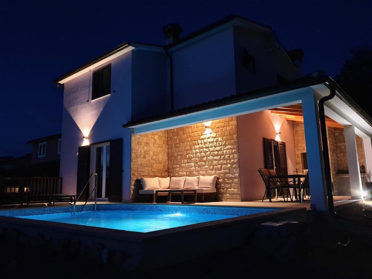 לאבין Villa El Istria מראה חיצוני תמונה