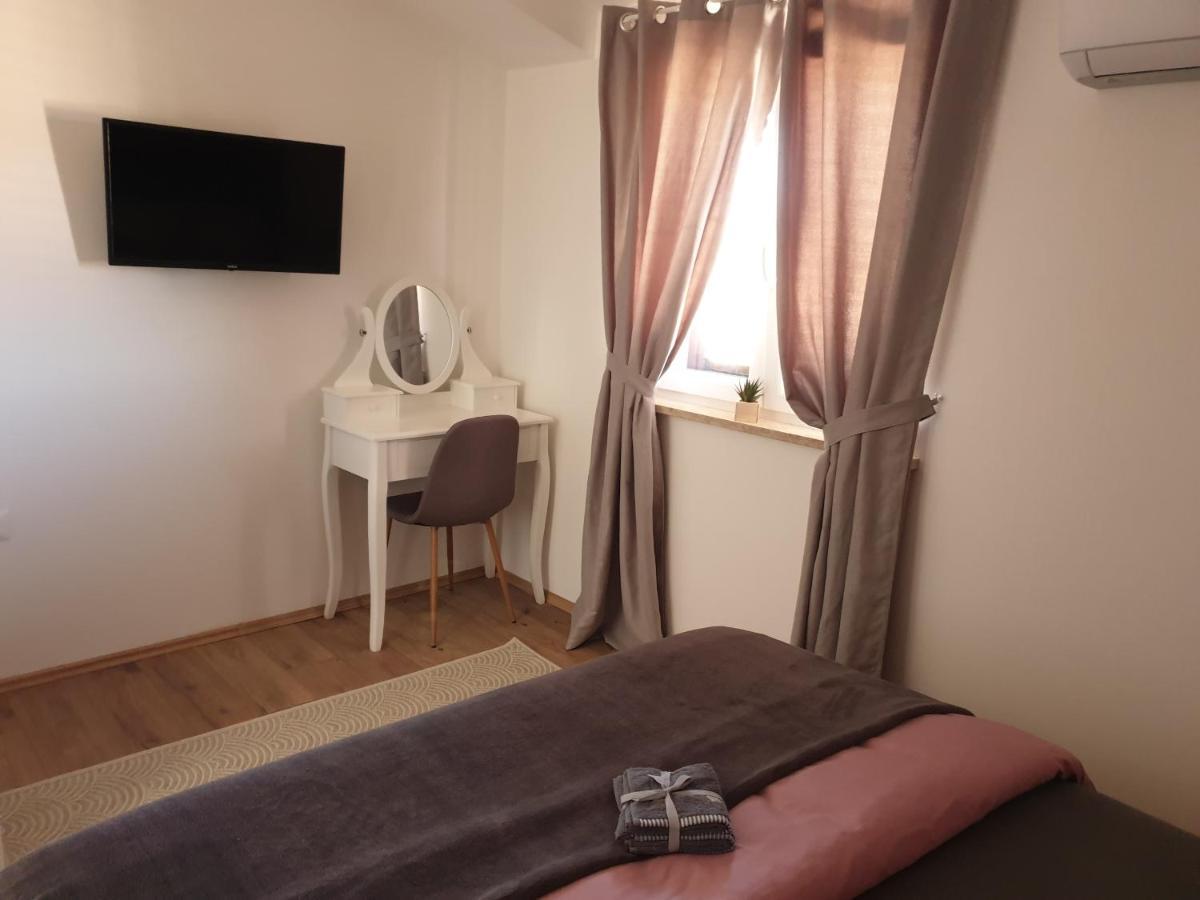 לאבין Villa El Istria מראה חיצוני תמונה