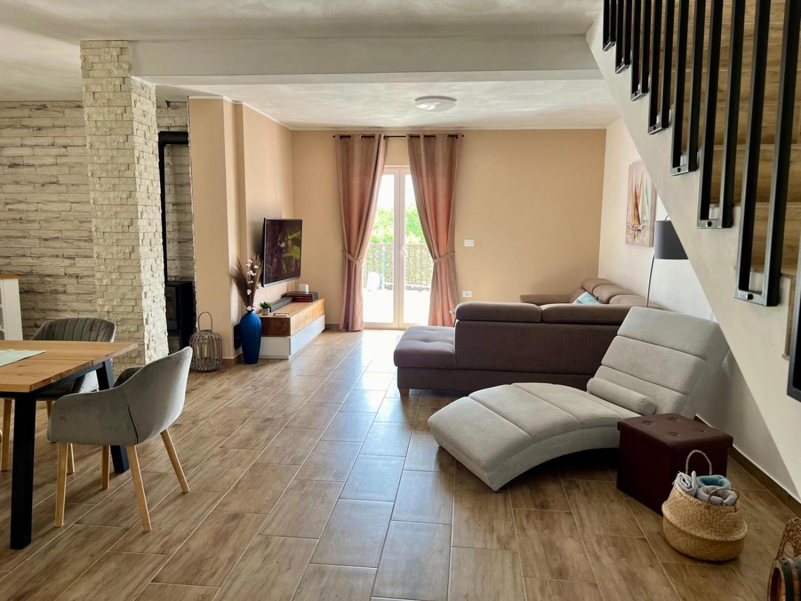 לאבין Villa El Istria מראה חיצוני תמונה